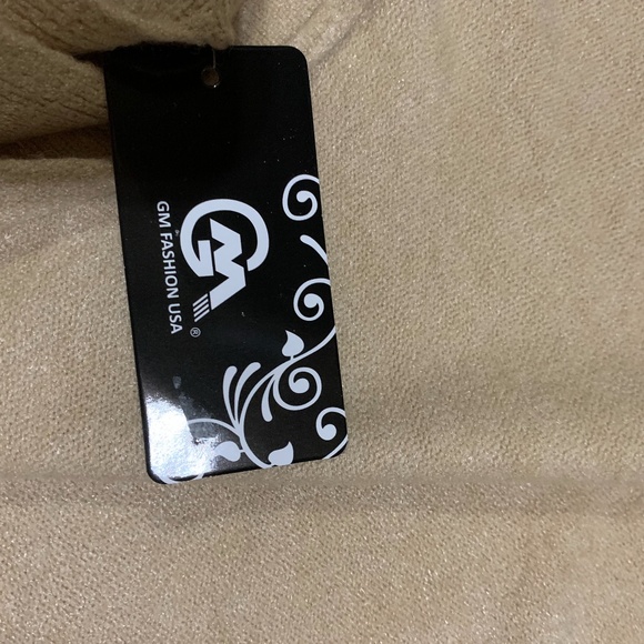 Cape - Picture 1 of 4